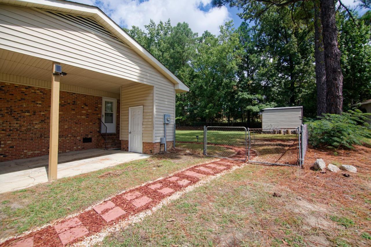 Pine Forest Zen Cottage - 10 Min To Fort Bragg Fayetteville Bagian luar foto