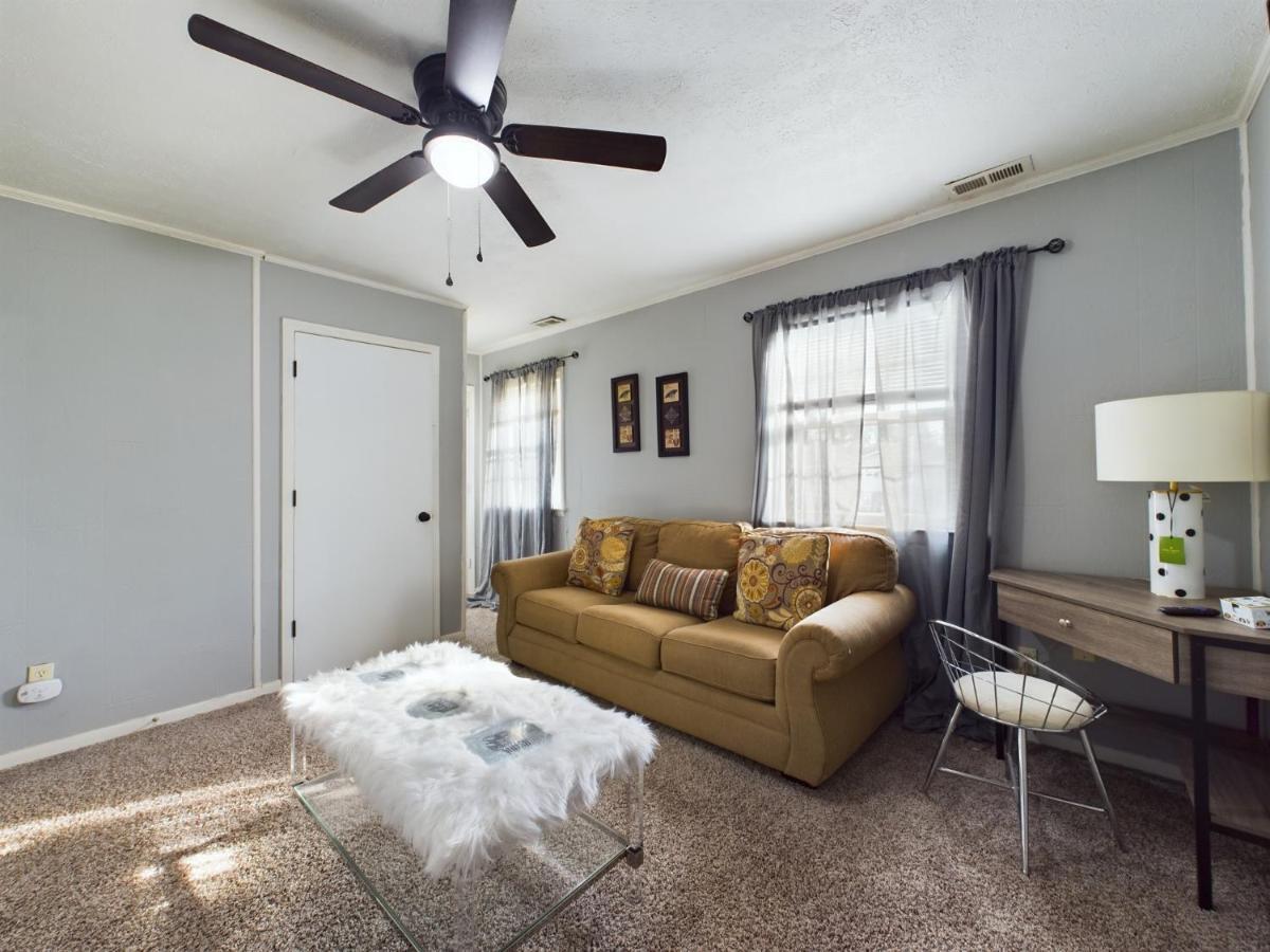 Pine Forest Zen Cottage - 10 Min To Fort Bragg Fayetteville Bagian luar foto