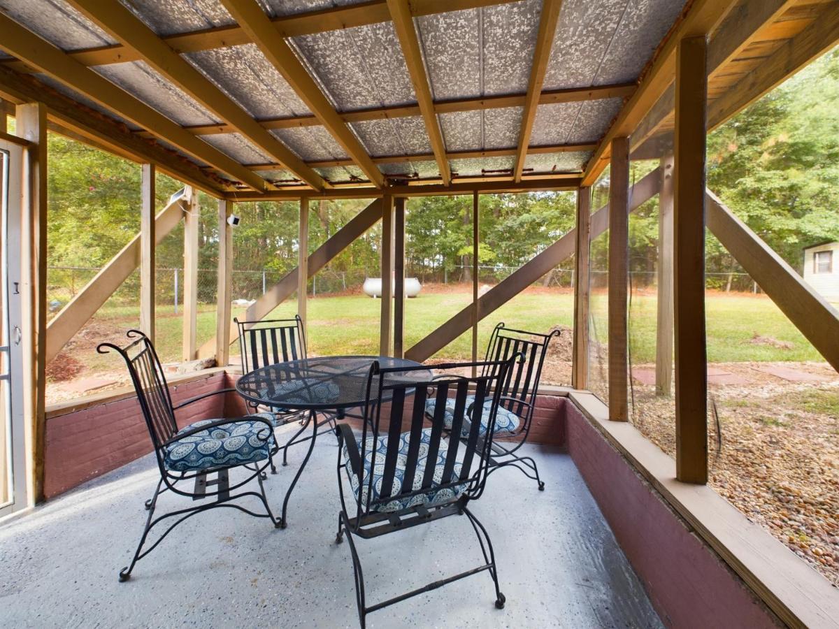 Pine Forest Zen Cottage - 10 Min To Fort Bragg Fayetteville Bagian luar foto